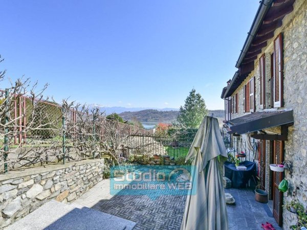 casa indipendente in vendita ad Alserio