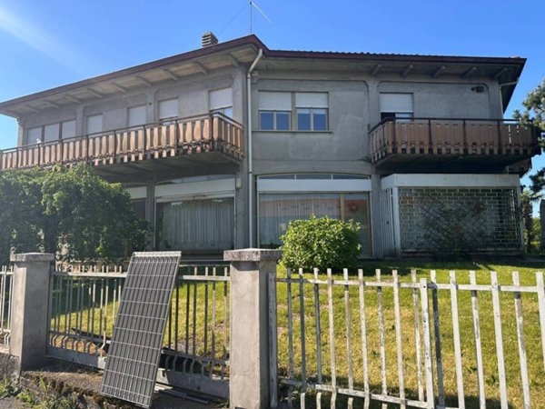 casa indipendente in vendita ad Alserio