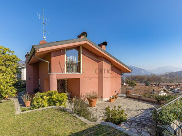 casa indipendente in vendita ad Alserio