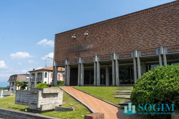 locale commerciale in vendita ad Alzate Brianza