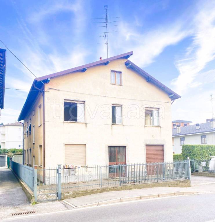 casa indipendente in vendita ad Alzate Brianza