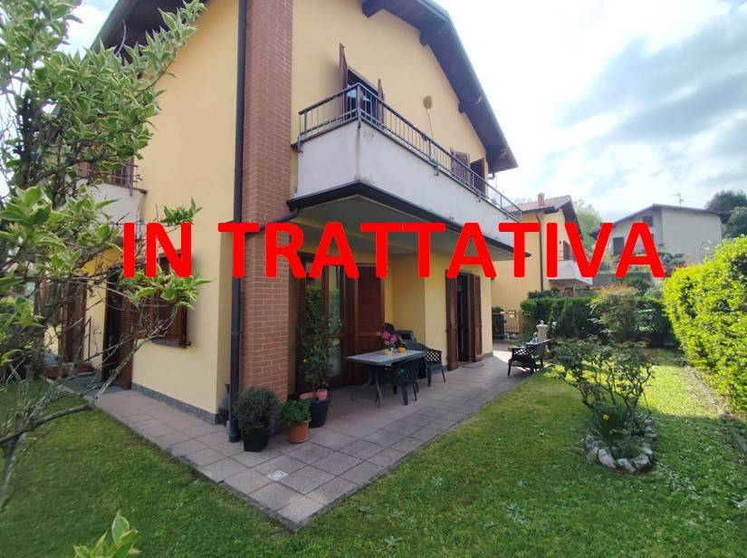 casa indipendente in vendita ad Alzate Brianza