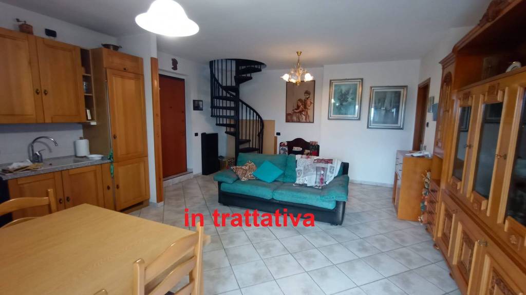 appartamento in vendita ad Alzate Brianza