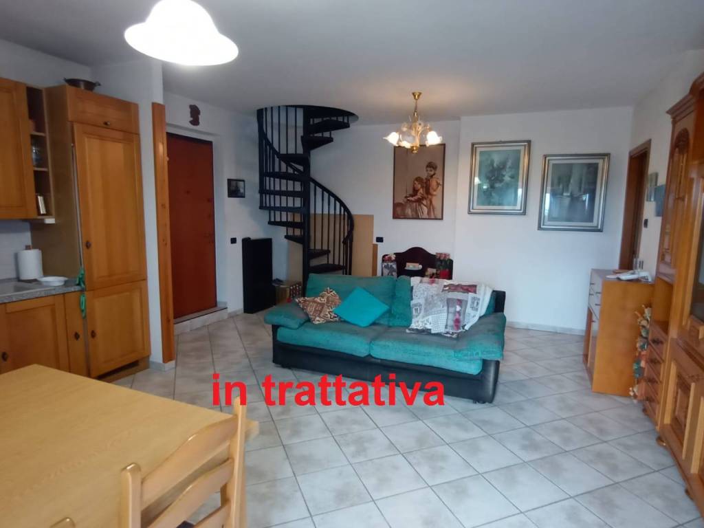 appartamento in vendita ad Alzate Brianza