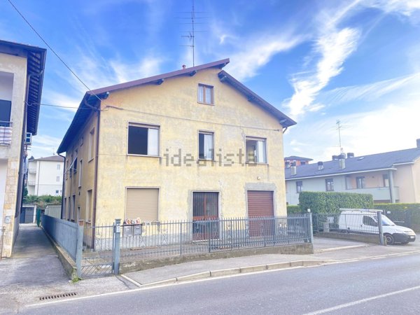 casa indipendente in vendita ad Alzate Brianza