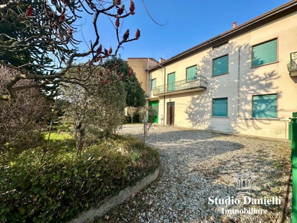 appartamento in vendita ad Alzate Brianza