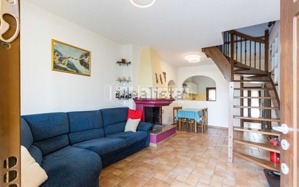 appartamento in vendita ad Alzate Brianza in zona Verzago