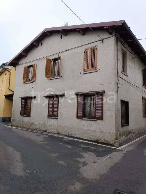 appartamento in vendita ad Alzate Brianza