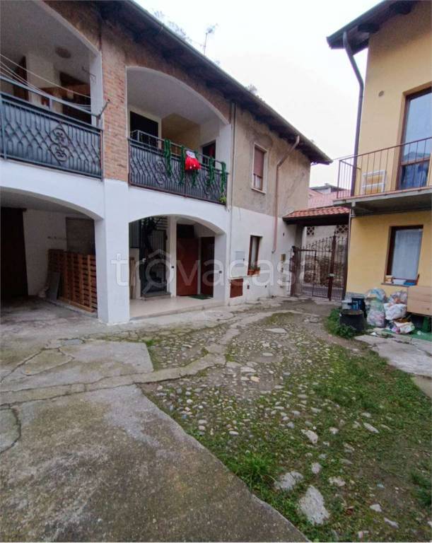 appartamento in vendita ad Alzate Brianza