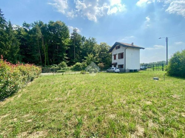 casa indipendente in vendita ad Alzate Brianza