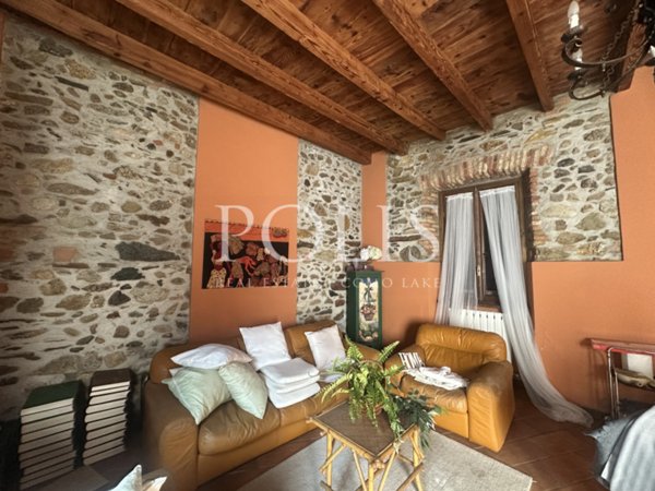 casa indipendente in vendita ad Alzate Brianza