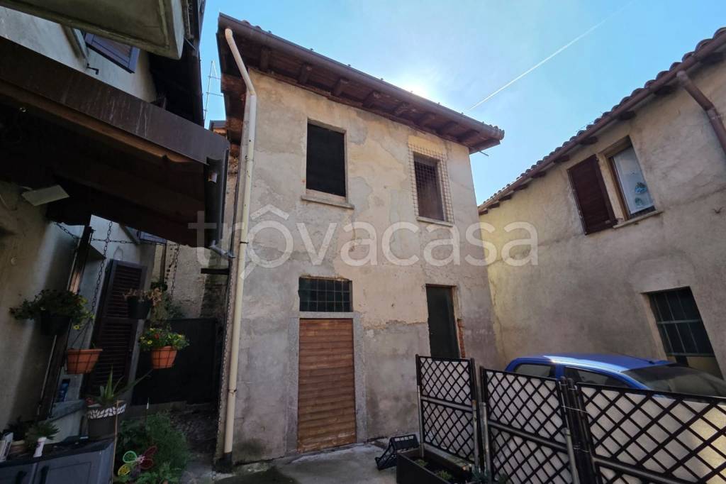 appartamento in vendita ad Alzate Brianza