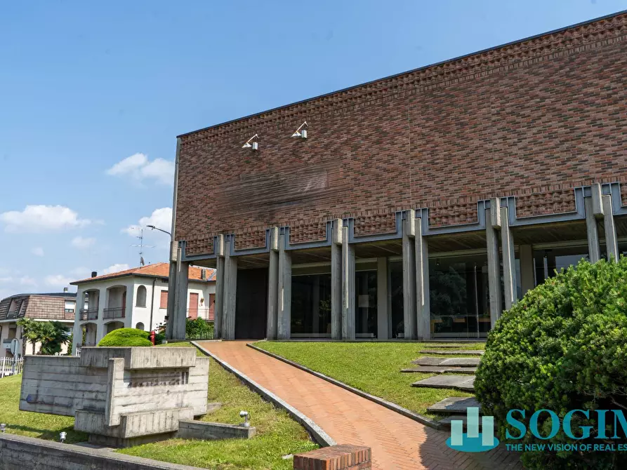 locale commerciale in vendita ad Alzate Brianza