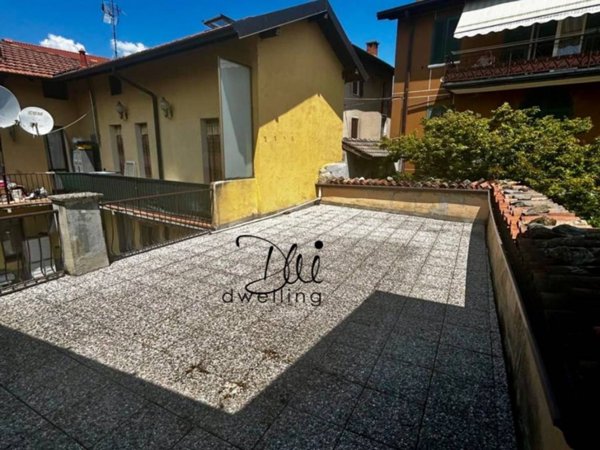 casa indipendente in vendita ad Alzate Brianza