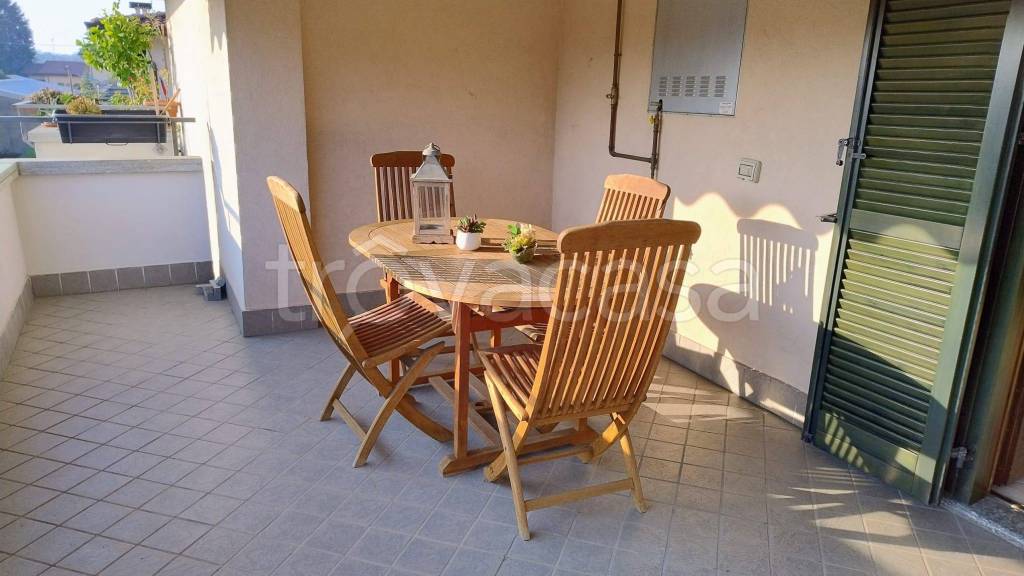 appartamento in vendita ad Alzate Brianza