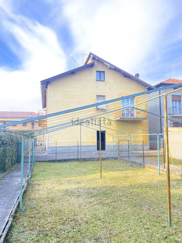 casa indipendente in vendita ad Alzate Brianza