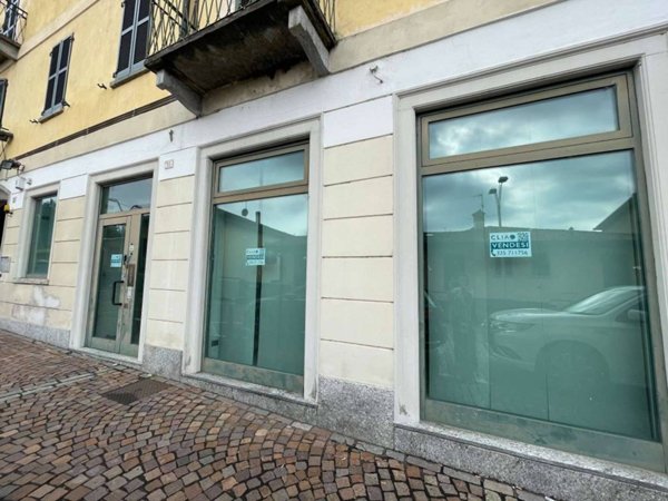 negozio in vendita ad Alzate Brianza