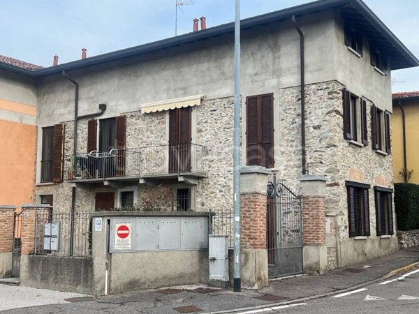 appartamento in vendita ad Alzate Brianza