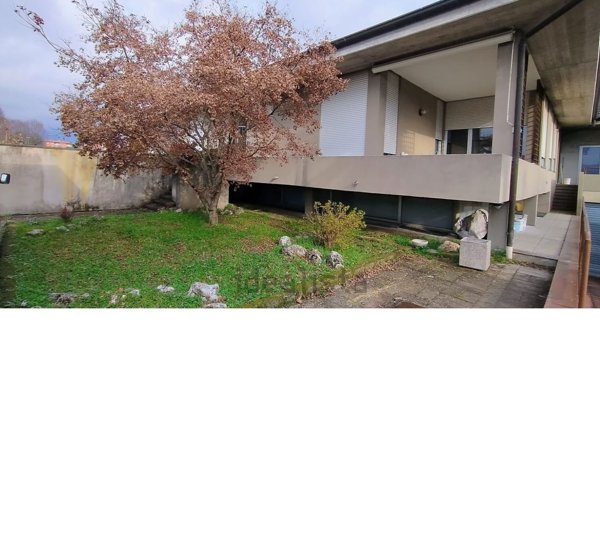 appartamento in vendita ad Alzate Brianza