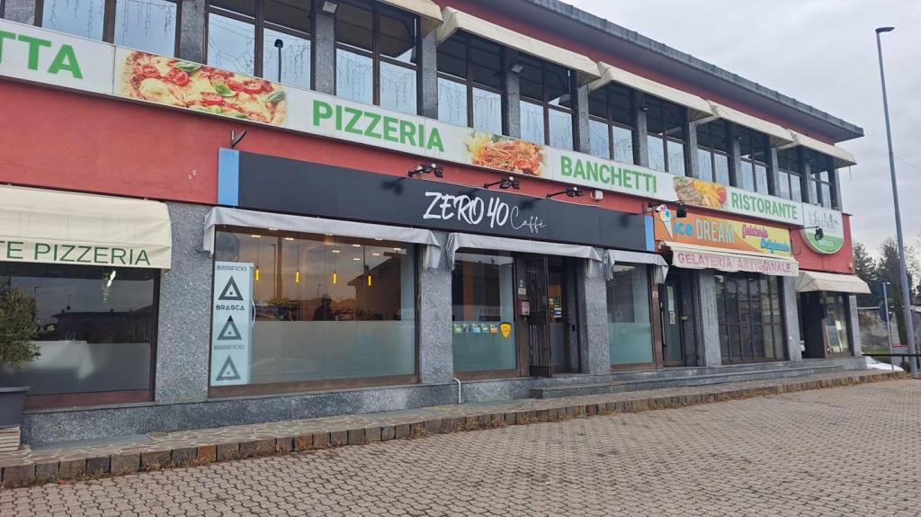 negozio in vendita ad Alzate Brianza