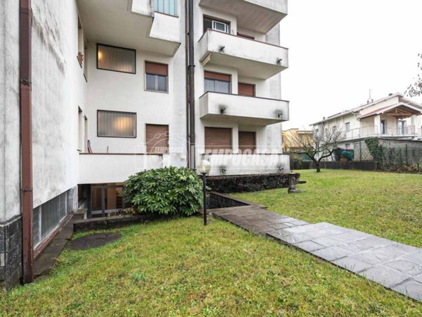 appartamento in vendita ad Alzate Brianza