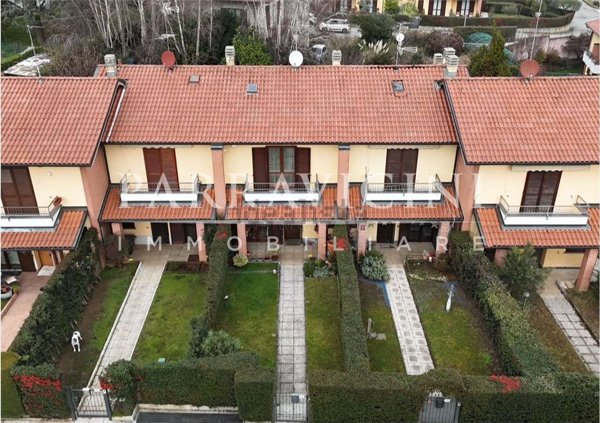 casa indipendente in vendita ad Alzate Brianza