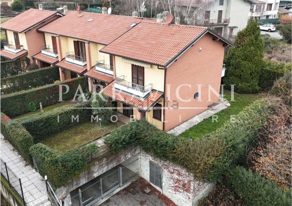 casa indipendente in vendita ad Alzate Brianza