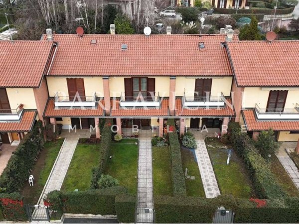 casa indipendente in vendita ad Alzate Brianza