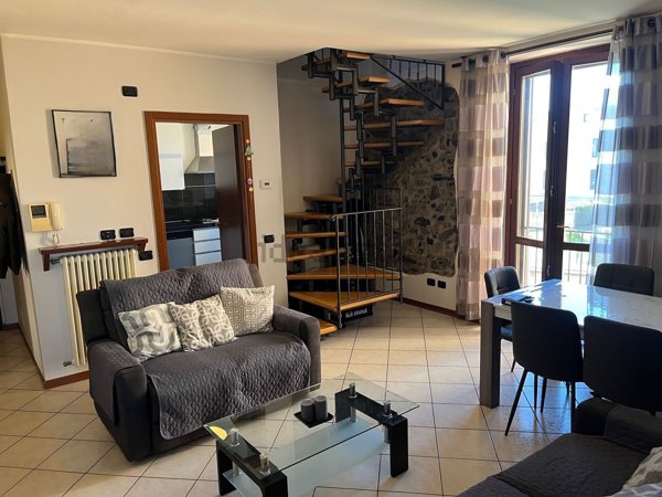 appartamento in vendita ad Alzate Brianza