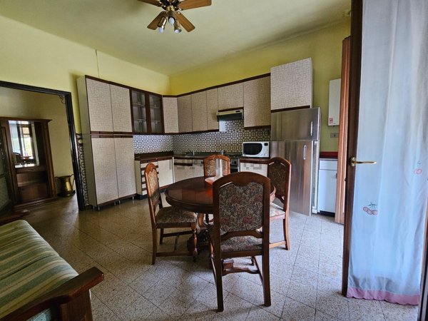 appartamento in vendita ad Alzate Brianza in zona Mirovano