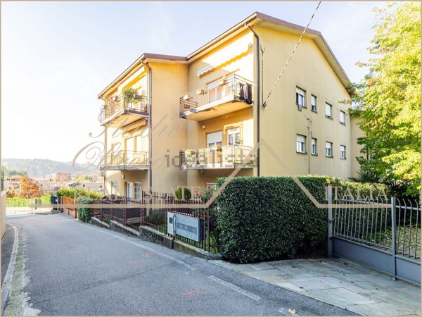 appartamento in vendita ad Alzate Brianza