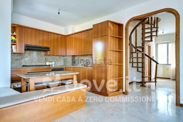 appartamento in vendita ad Alzate Brianza