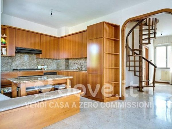 appartamento in vendita ad Alzate Brianza