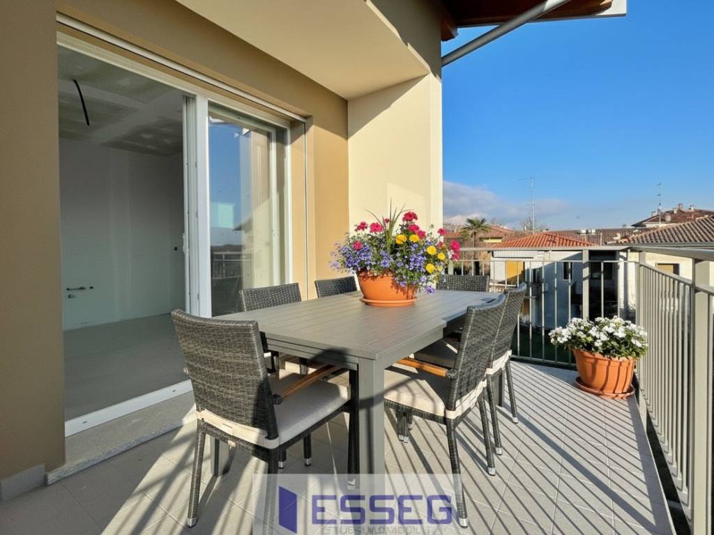 appartamento in vendita ad Alzate Brianza in zona Verzago