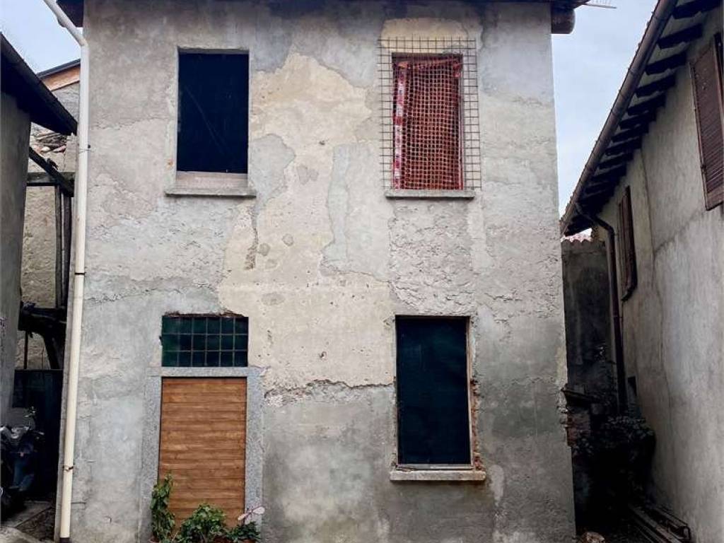 casa indipendente in vendita ad Alzate Brianza