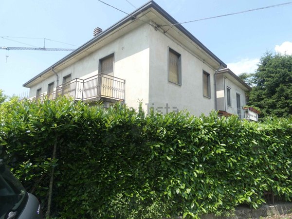 casa indipendente in vendita ad Alzate Brianza