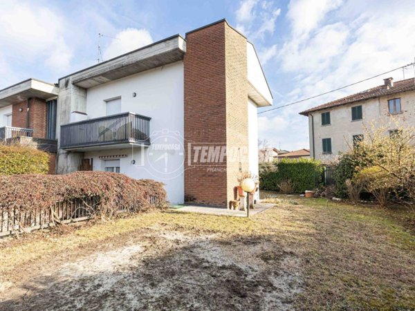 appartamento in vendita ad Alzate Brianza