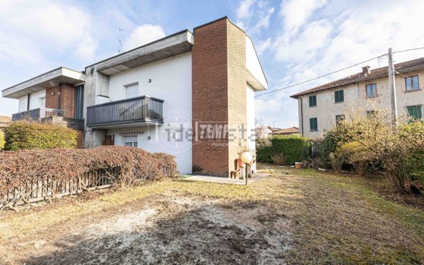 appartamento in vendita ad Alzate Brianza