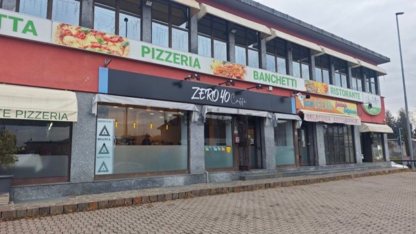 negozio in vendita ad Alzate Brianza