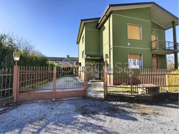 appartamento in vendita ad Alzate Brianza