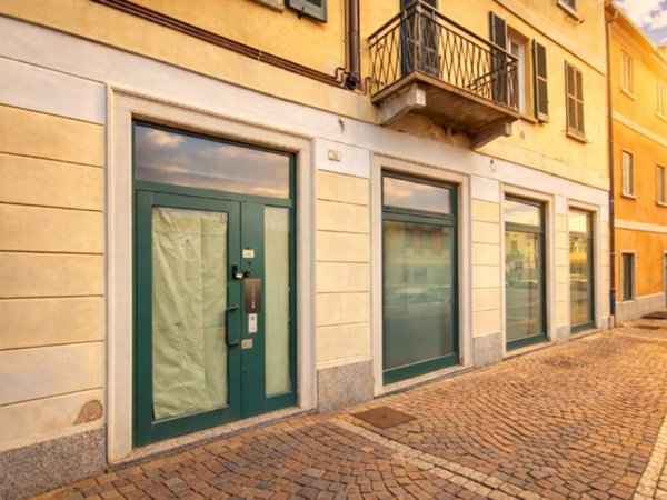 ufficio in vendita ad Alzate Brianza
