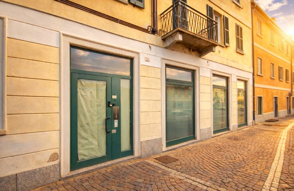 ufficio in vendita ad Alzate Brianza