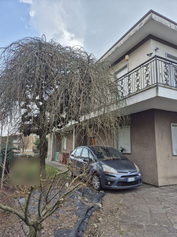 casa indipendente in vendita ad Alzate Brianza