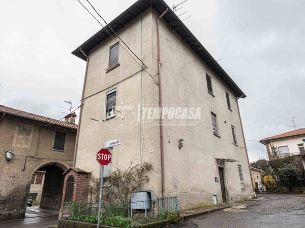 casa indipendente in vendita ad Alzate Brianza in zona Fabbrica Durini