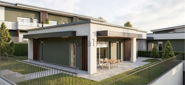 quadrivano in vendita ad Alzate Brianza