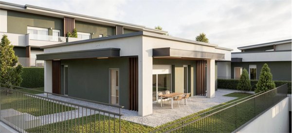casa indipendente in vendita ad Alzate Brianza