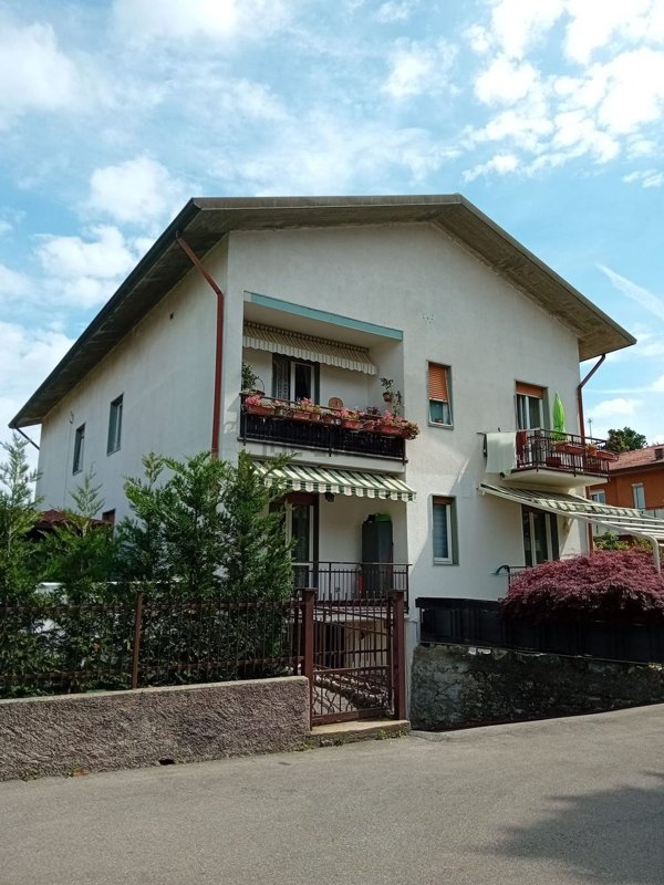 appartamento in vendita ad Alzate Brianza
