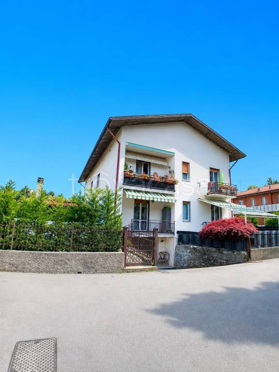 appartamento in vendita ad Alzate Brianza