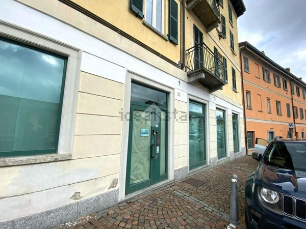 ufficio in vendita ad Alzate Brianza