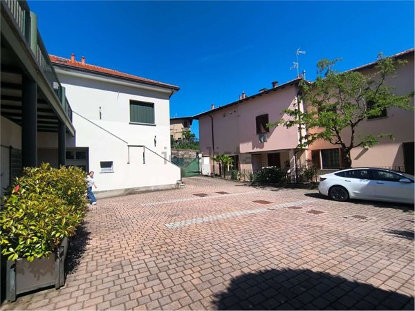 appartamento in vendita ad Alzate Brianza